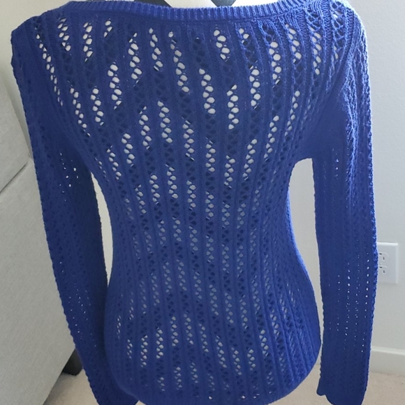 Sweater - Picture 4 of 7